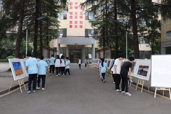 帧帧爱美意悠悠桑梓情——黄子芳校长个人摄影作品展(图3)