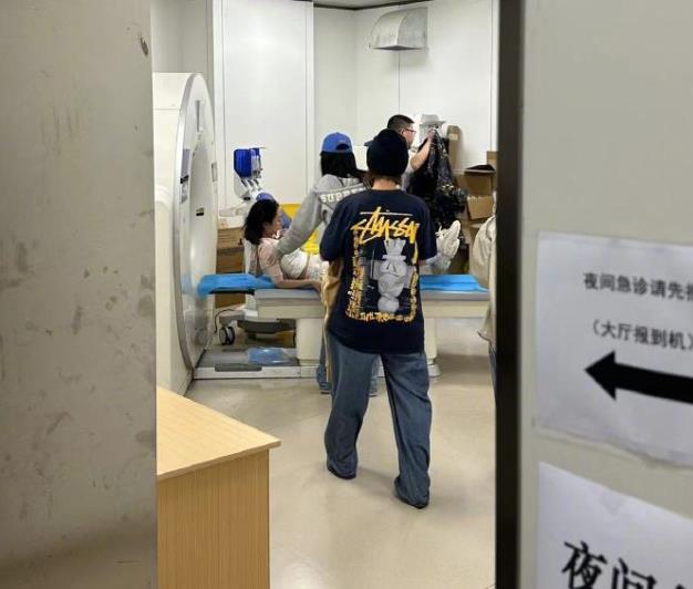 韩国知名女团爱豆拍摄《乘风2024》时受伤目前正在接受治疗(图2)