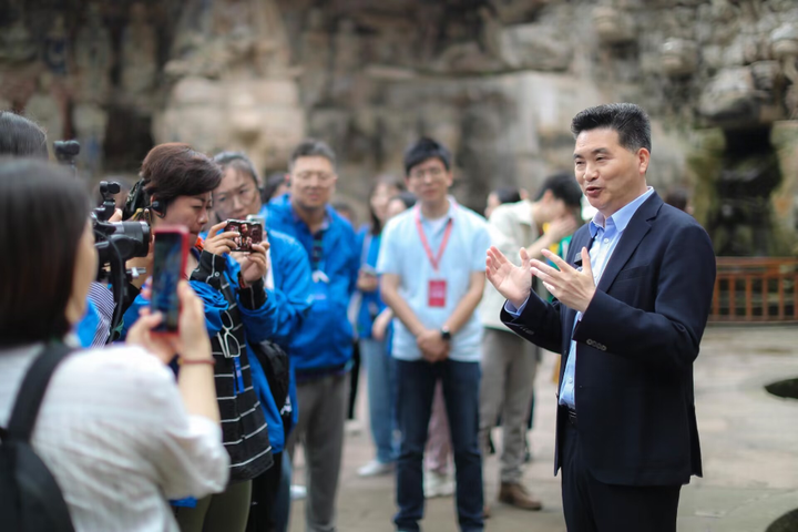 2024百家融媒重庆行丨与千年石刻“对话”全国融媒记者点赞大足(图3)