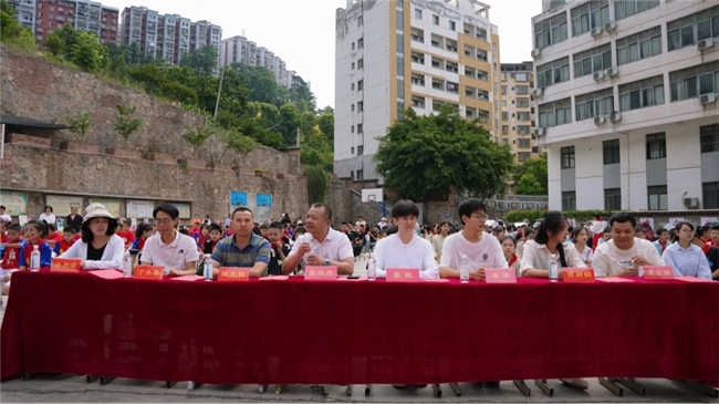 巫山县英田小学2024年“童心向党筑梦未来”庆六一活动(图2)