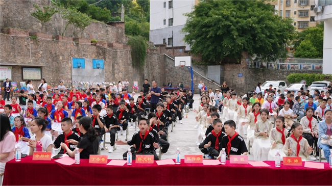 巫山县英田小学2024年“童心向党筑梦未来”庆六一活动(图1)
