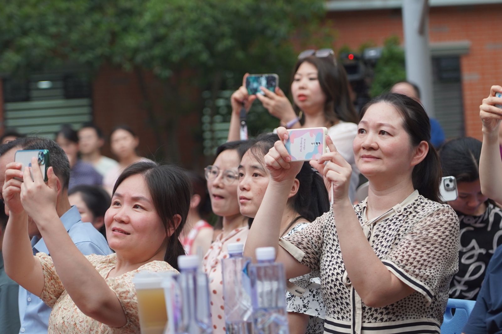 “以成长的名义绽放”鄱阳街小学举办2024届毕业典礼(图4)