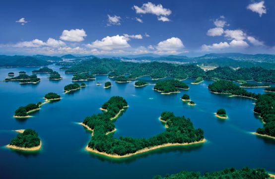 2024千岛湖啤酒灯光艺术嘉年华暨开街仪式盛大启幕(图5)