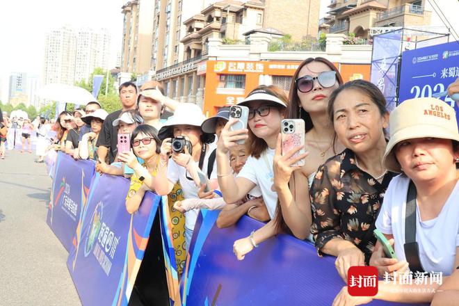 近万名跑者开跑2024广元半程马拉松暨“跑遍四川”广元站赛事启幕(图3)