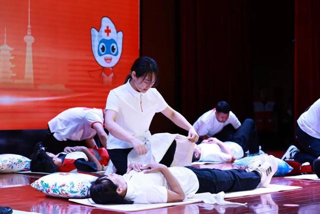 青浦区举办2024年“世界急救日”主题宣传暨区红十字会建会100周年纪念活动(图3)