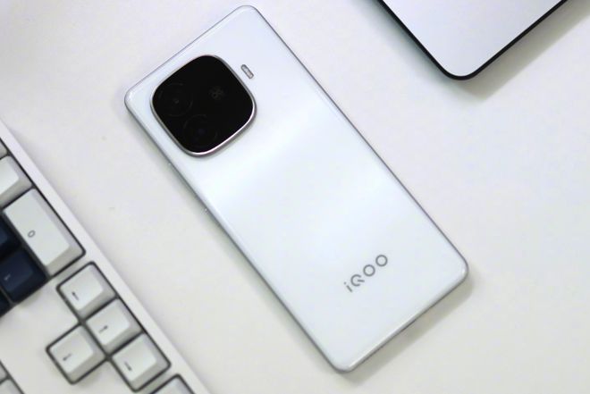 vivo哪款手机值得买？2024年最推荐的四款vivo手机(图2)