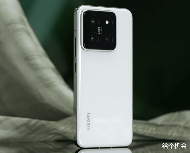 2024年想换新手机建议直接一步到位这3款能用到2030年！(图5)