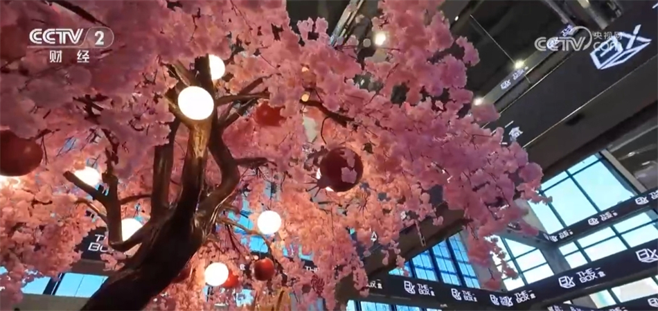 多元场景激发消费热情“热力十足”假期消费市场潜能加快释放(图2)