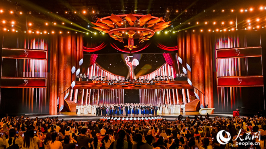 2024年中国金鸡百花电影节在厦门闭幕电影《第二十条》获最佳故事片奖(图1)