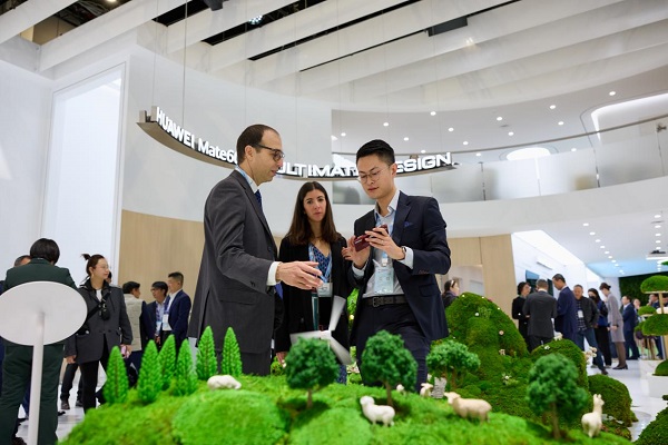 用影像科技赋能用户情感华为MWC2024展现影像新高度(图7)