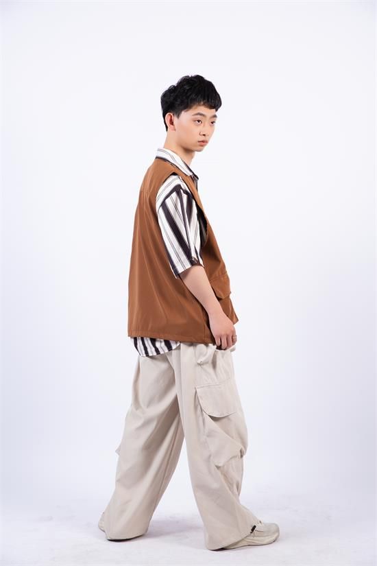 网拍模特祝军：时尚界的追梦人自我超越的典范(图2)