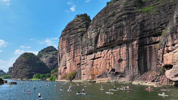 鹰潭龙虎山“体育+旅游”盛宴燃爆旅游市场新热度(图2)