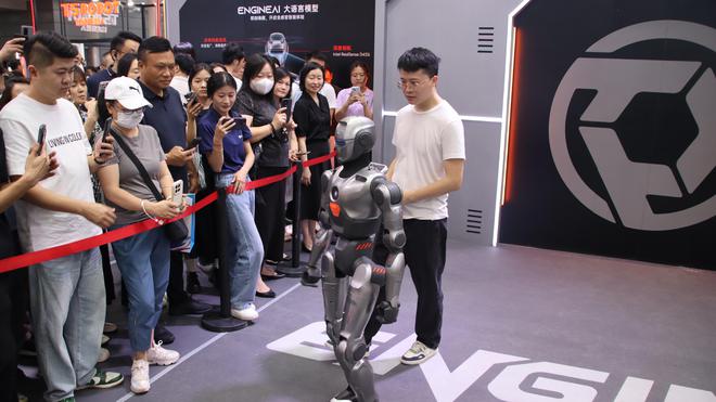AI终端“含深度”不断提升下一个超级终端在哪里？(图1)