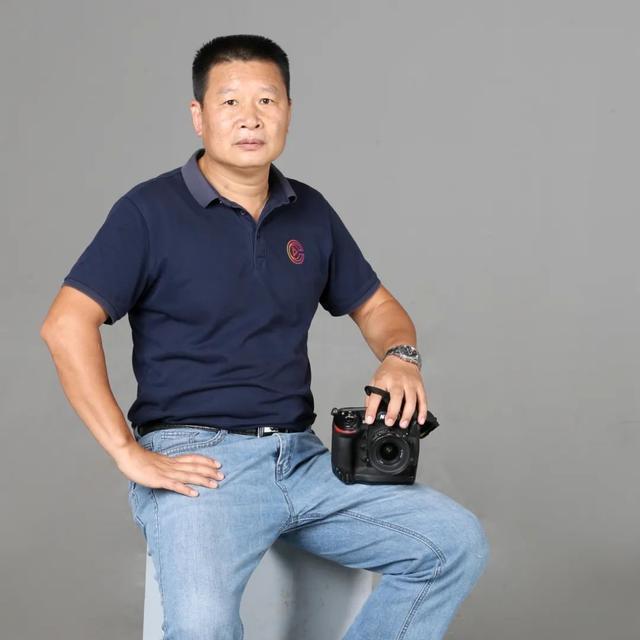 20多年150万张照片他用镜头记录中国打工人的爱与希望温暖无数人(图3)