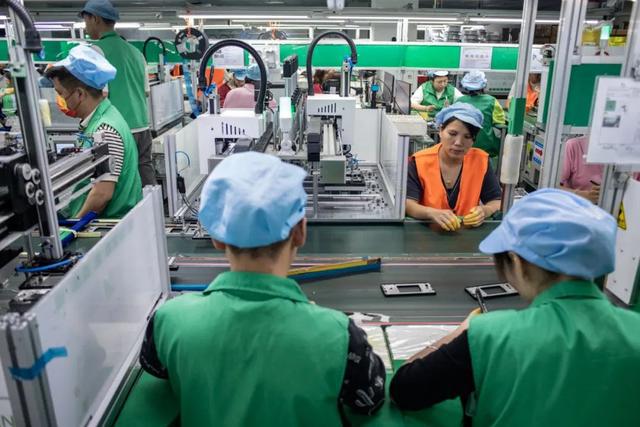 20多年150万张照片他用镜头记录中国打工人的爱与希望温暖无数人(图2)