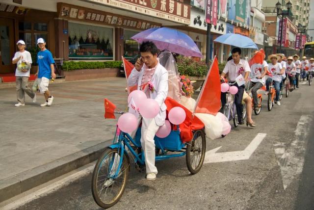 20多年150万张照片他用镜头记录中国打工人的爱与希望温暖无数人(图5)