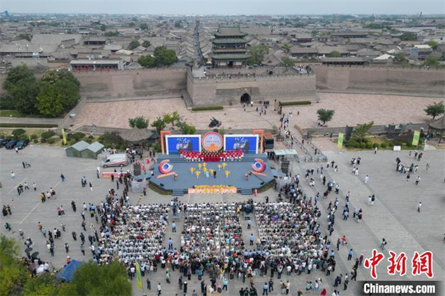 30多个国家和地区摄影师齐聚平遥国际摄影大展(图1)