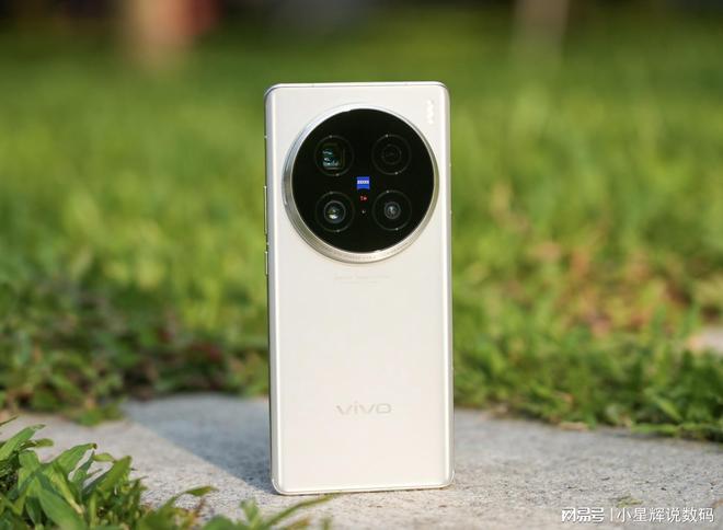 2024公认拍照最好的3款手机画质细腻堪比单反几乎零差评(图4)