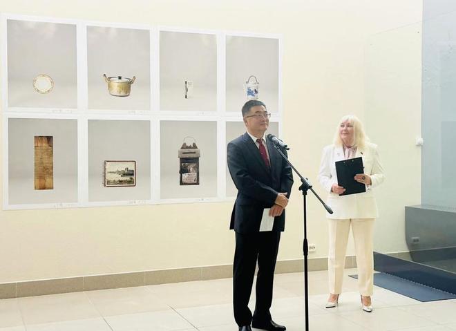 对白-中国(上海)当代摄影艺术展在白俄罗斯首都明斯克举行(图2)