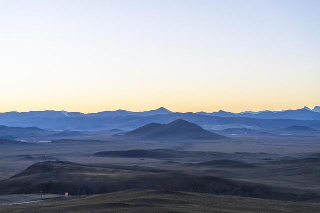 中国摄影团队首次拍摄落日与珠峰同框(图3)