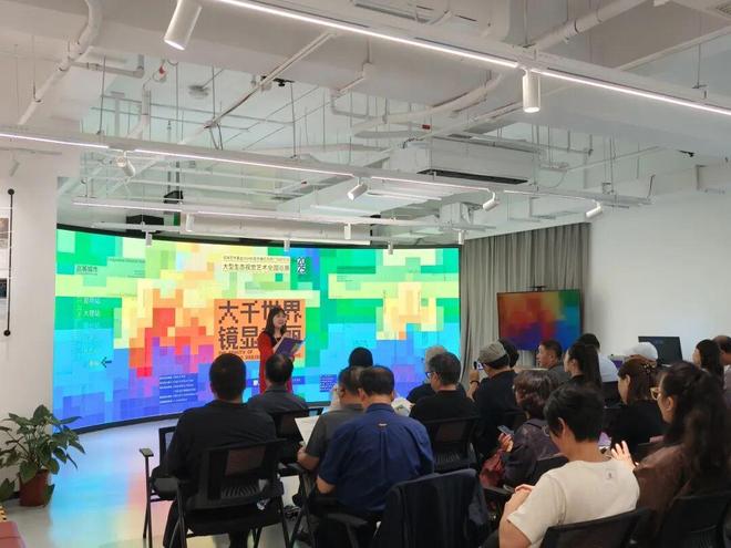 小熊猫、金丝猴、亚洲象做客“摄影小镇”超过十五万人看过的展来静安了(图9)