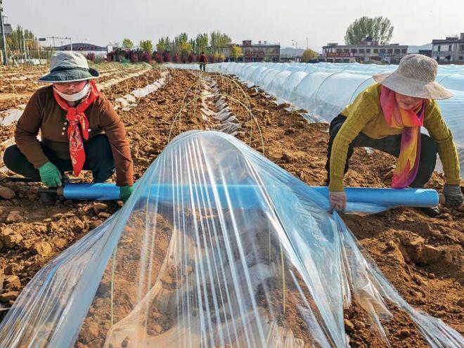 大众摄影杂志刊登 狼牙山下看“村展”——以蕴含学术智慧的品牌推动文艺赋美乡村(图5)