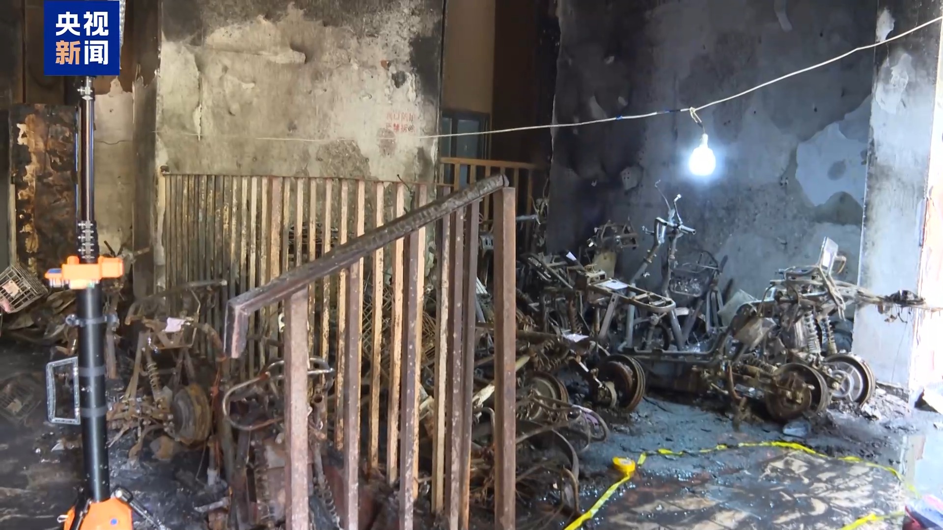 法治”重大火灾事故调查改装电动车起火为何引燃整栋楼？(图20)