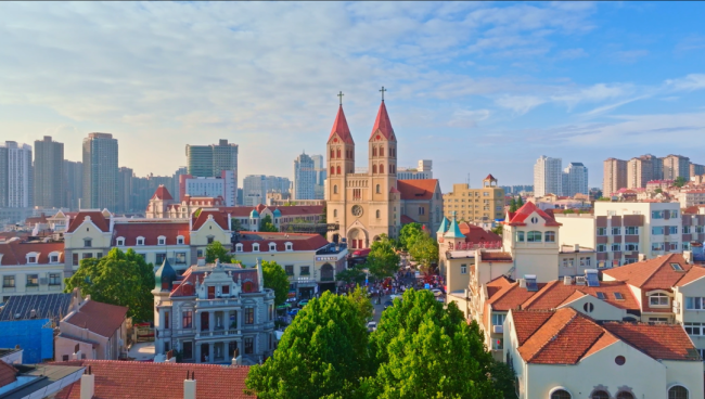 竖屏里的青岛：崛起的北方微短剧高地瞄准海内外的“爆款制造”(图2)