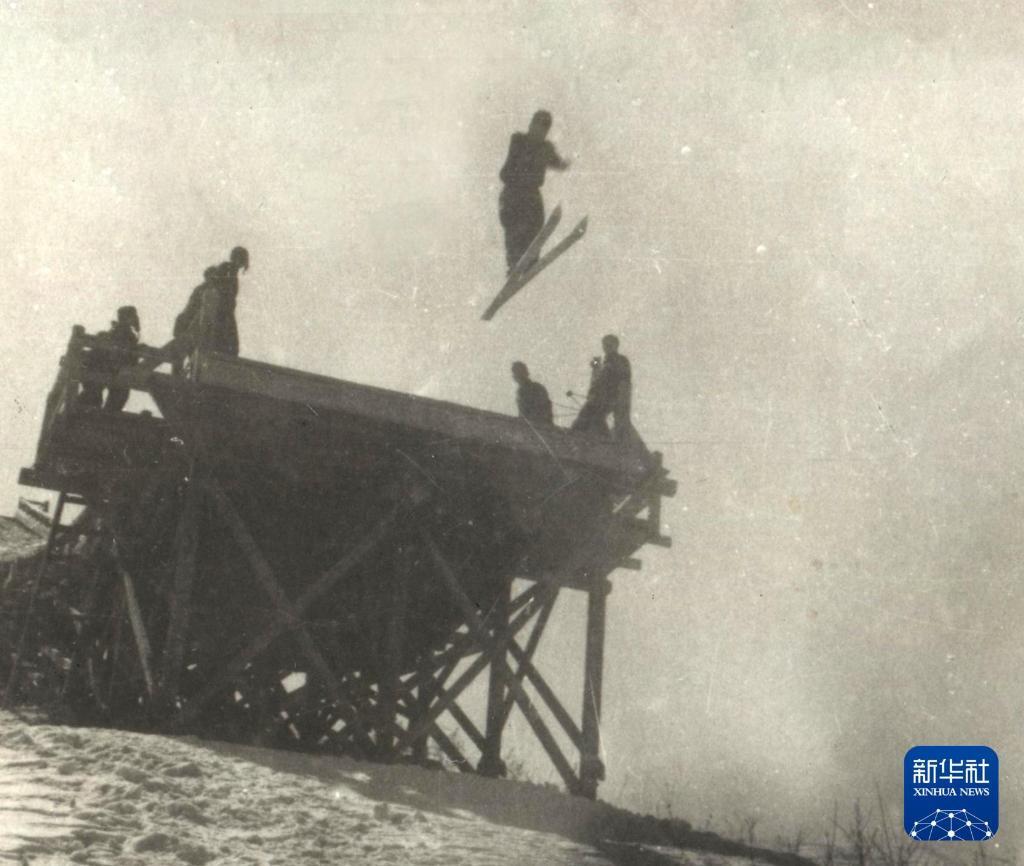 时光相册丨新雪季开启！影像见证中国滑雪“华丽转身”(图11)