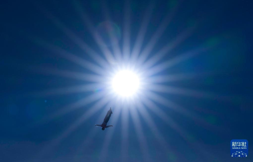 时光相册丨新雪季开启！影像见证中国滑雪“华丽转身”(图22)