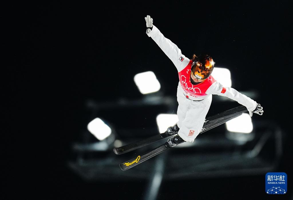 时光相册丨新雪季开启！影像见证中国滑雪“华丽转身”(图18)