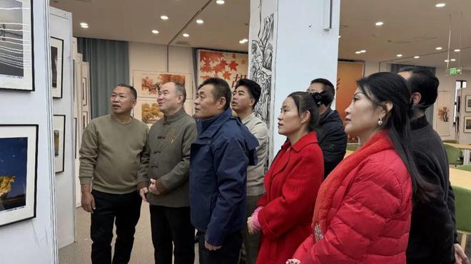 “胡杨礼赞·时光留影”美术摄影展走进沙雅县(图5)