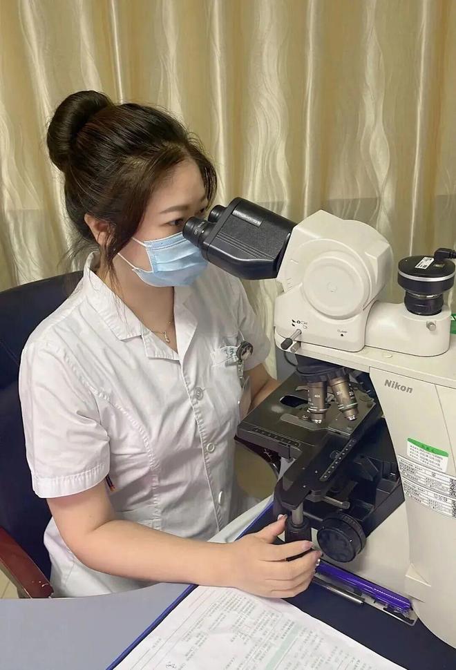 医艺相融！泰安市中心医院病理科侯巍巍深耕10年让病理切片成为会“讲故事”的画(图2)