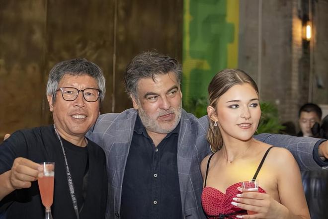 聚焦2024平遥国际摄影大展③丨千年古城品清香汾酒之夜闪耀2024平遥国际摄影大展(图5)