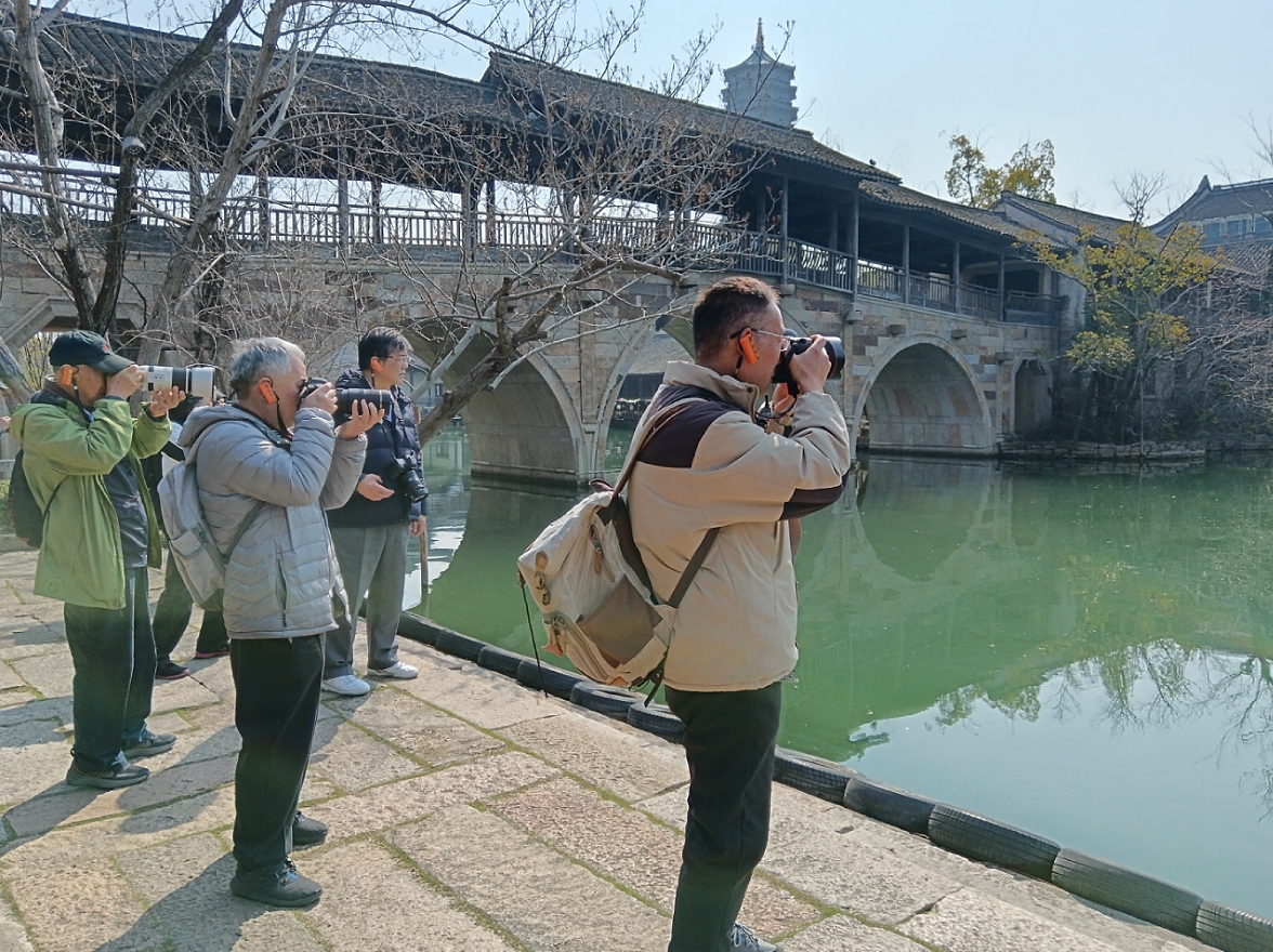 学校组织退休教职工摄影团开展“三看”活动(图2)