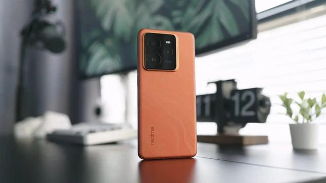 2024年终「值得买」的7款旗舰手机(图3)