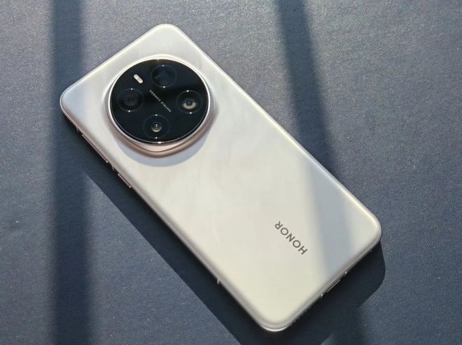 2024年终「值得买」的7款旗舰手机(图9)