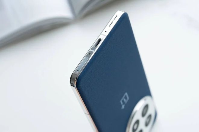 2024年终「值得买」的7款旗舰手机(图7)